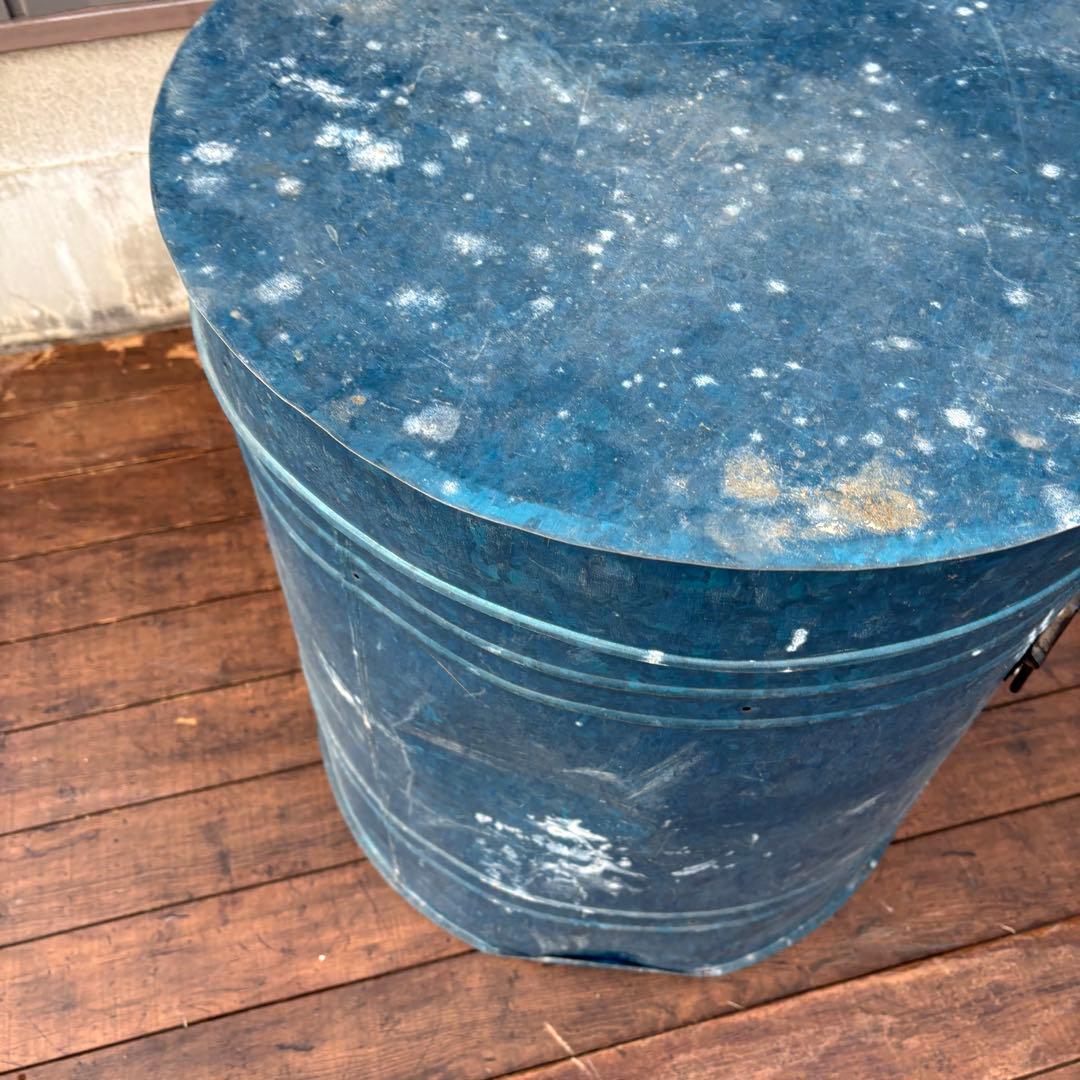 昭和レトロ ブリキ製 円筒形収納ボックス 大型収納ケース フタ付き ビンテージ青