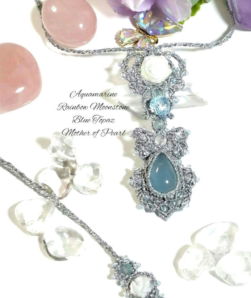 ☆アクアマリン　ブルートパーズ　レインボームーンストーンマクラメネックレス