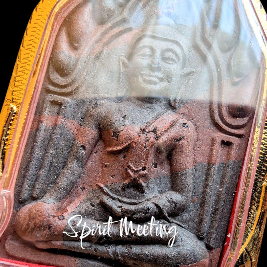 シャン族伝説的修道士と呪術師の共演　クルバオー師100歳　ポーナンサラタン