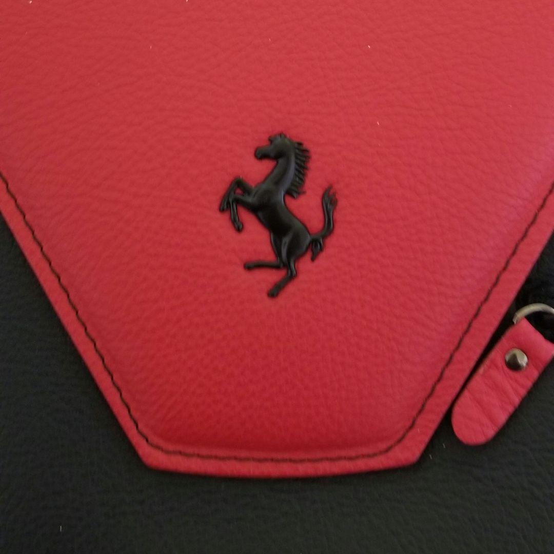 フェラーリ　ノートパソコン/タブレット用キャリアバッグ　ストラップ付き　本革