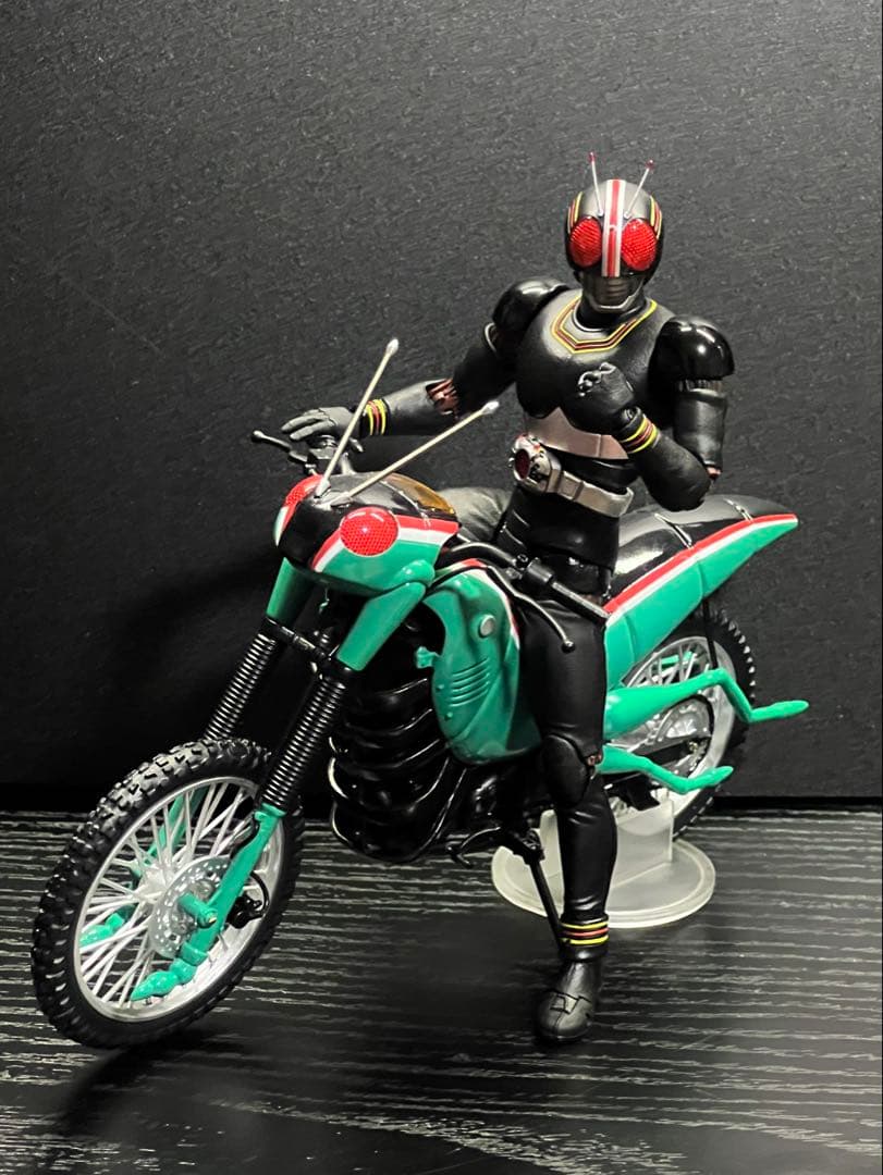 フィギュアーツ真骨彫と組合せ可！仮面ライダーブラックバトルホッパー模型