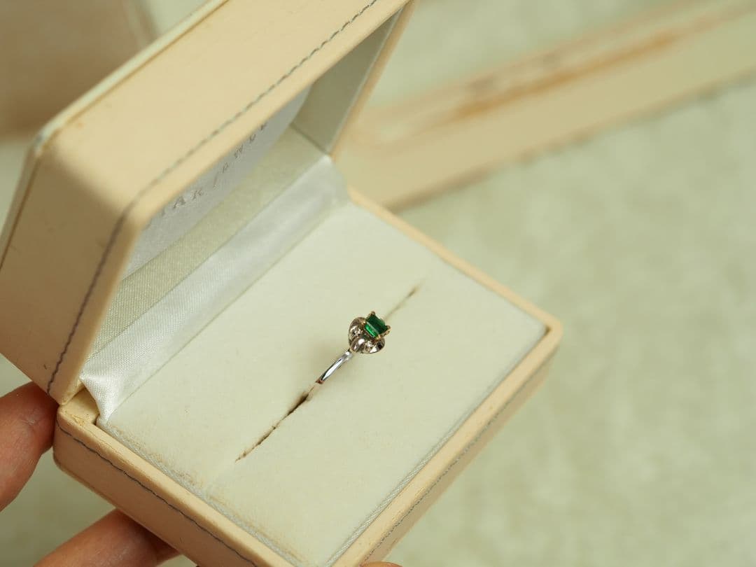 セ*E様 エメラルドリング K18 WG 指輪