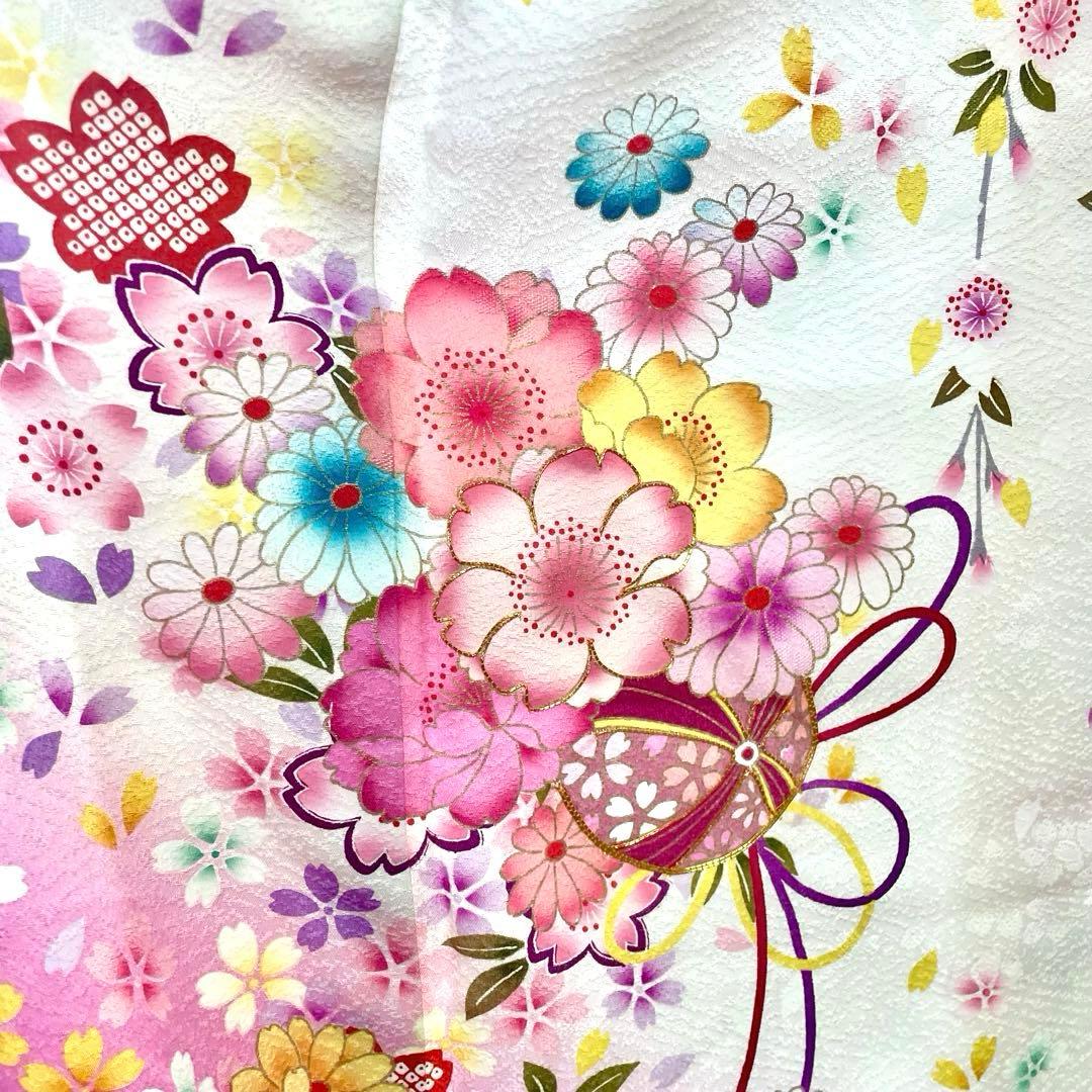 ［振袖］正絹　やわらかい白　ぼかし　桜　菊　草花　毬　流水　地紋　ママ振り
