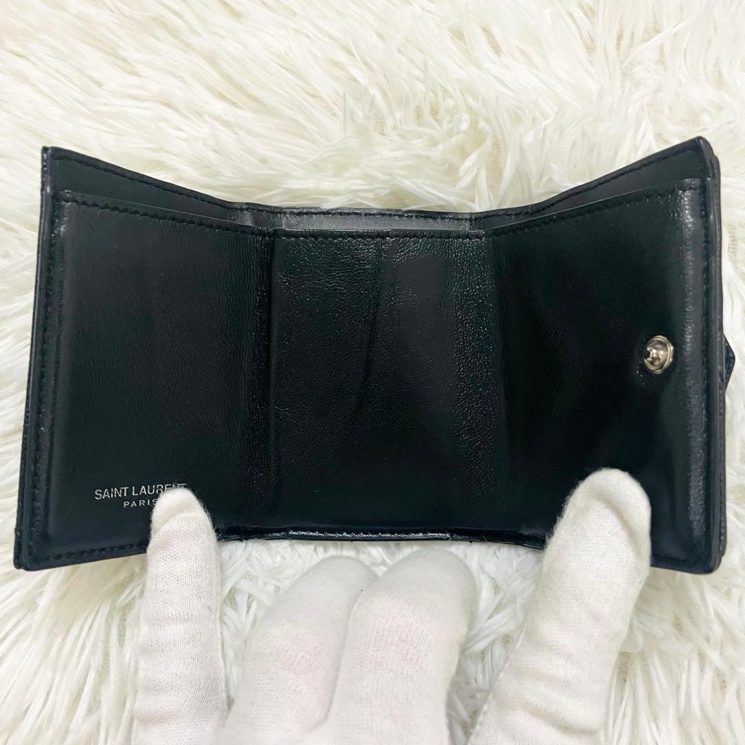 極美✨サンローラン 三つ折り財布 Vステッチ カサンドラ レザー 黒