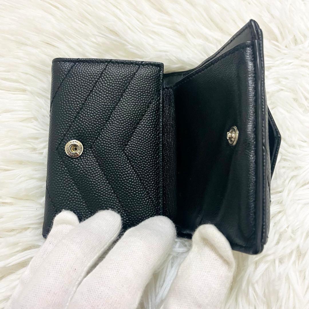 極美✨サンローラン 三つ折り財布 Vステッチ カサンドラ レザー 黒