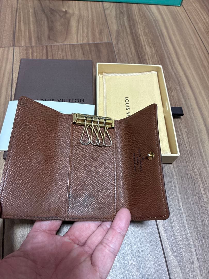 LOUIS VUITTON モノグラムキーケース