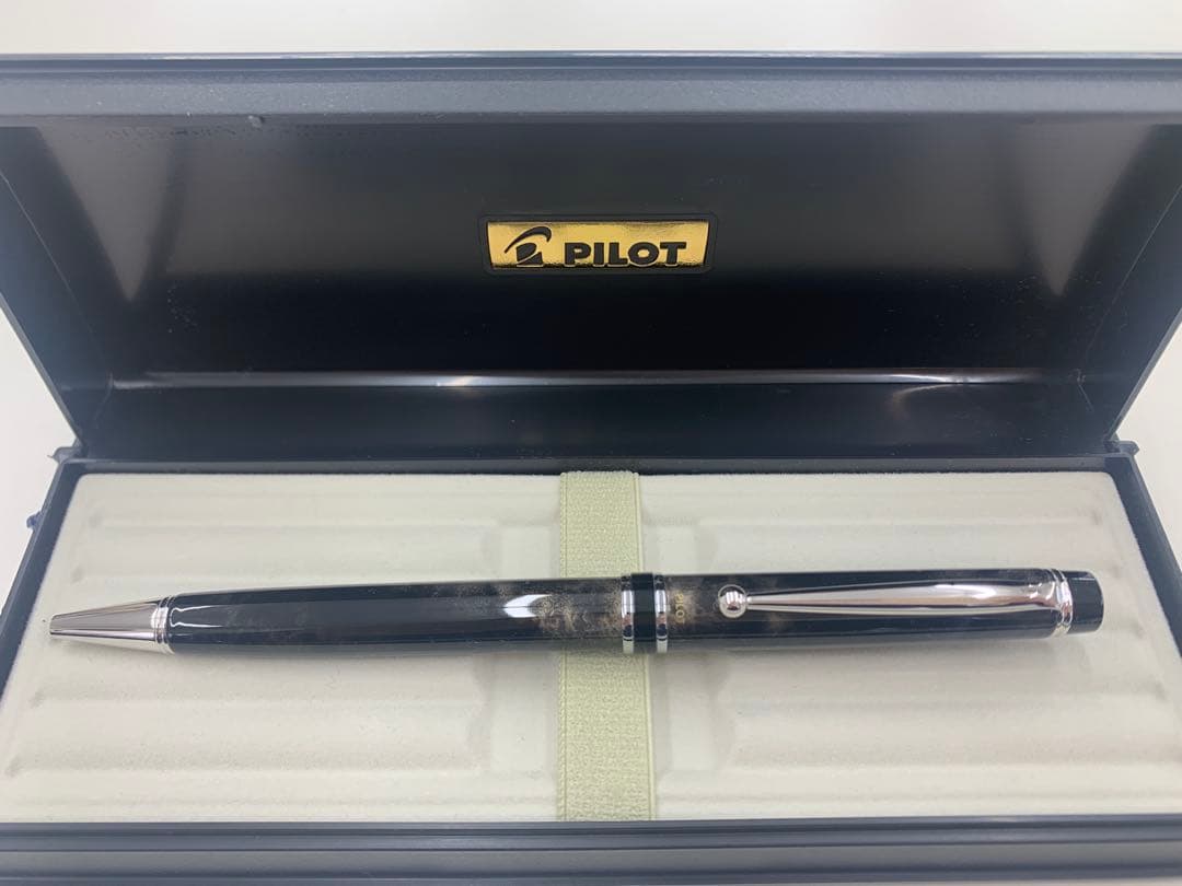 パイロット ツイスト式ボールペン「グランセグレーマーブル」