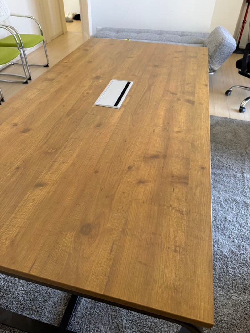 メティオ　配線ボックス付きミーティングテーブル　幅180 オフィスコム