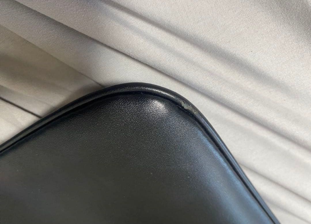 miu miu ブラック ショルダーバッグ アイビーレザーバッグ