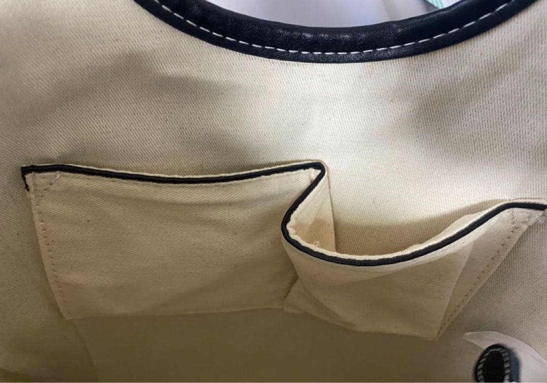 miu miu ブラック ショルダーバッグ アイビーレザーバッグ