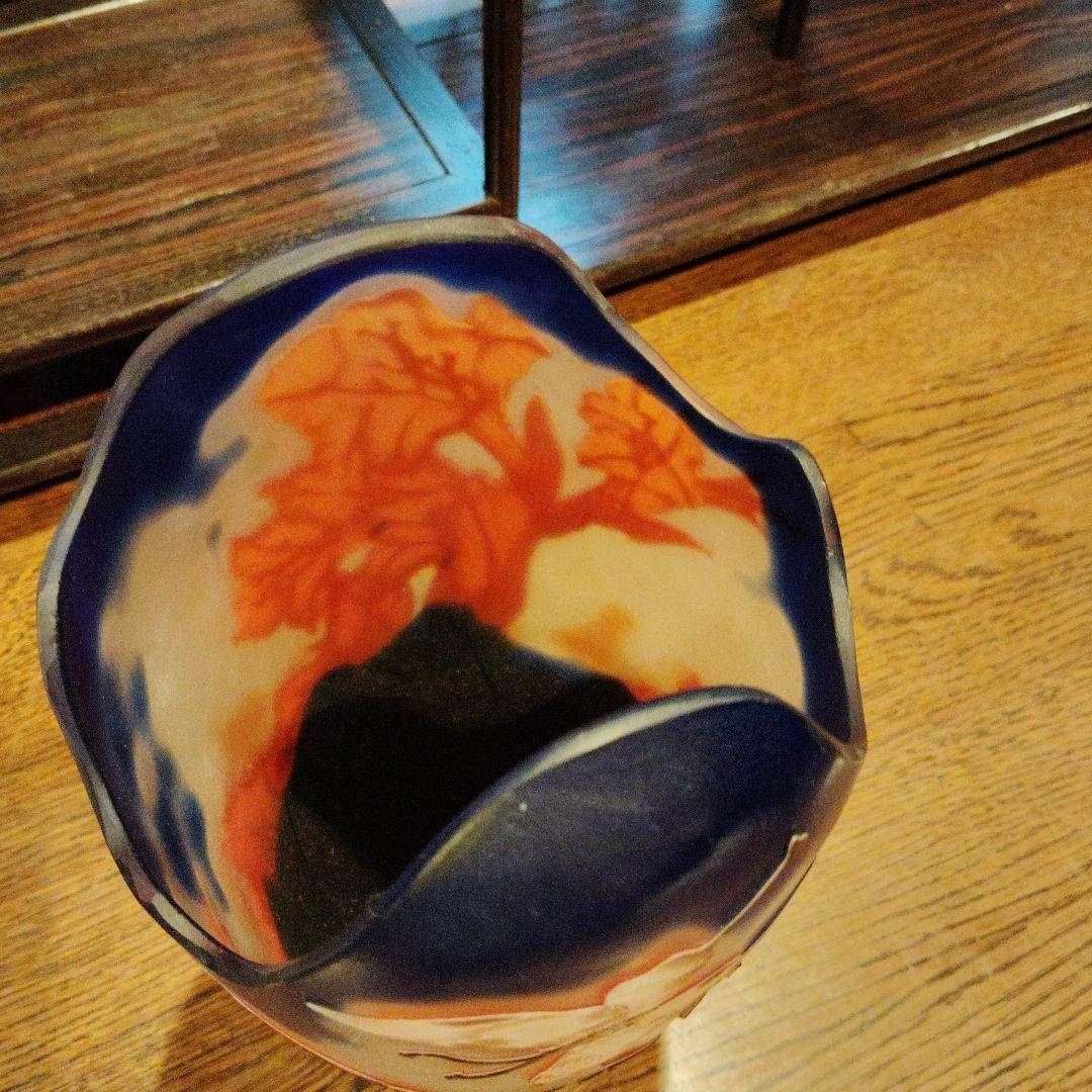 手描きガラス花瓶 蝶と木の葉