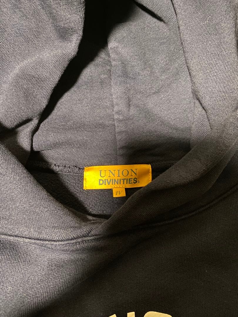 UNION DIVINITIES ネイビーパーカー