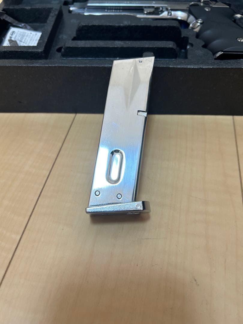 東京マルイ　m92fのステンレスモデル