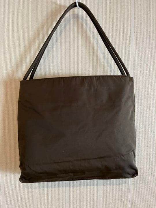 プラダ☆ショルダートート　ハンドバッグ　仕切りあり　ナイロン　カーキブラウン