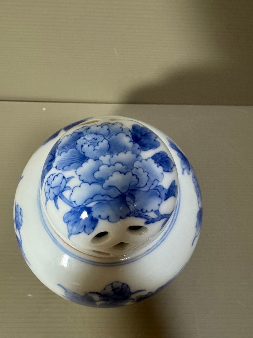 2156 平戸祐祥　染付花草　三足香炉