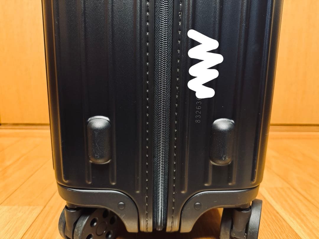RIMOWA リモワ エッセンシャル チェックインM