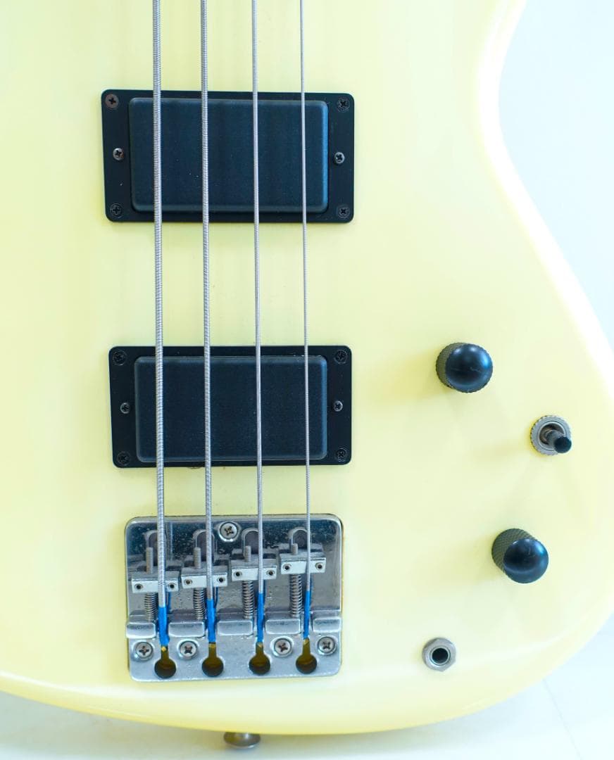 Ariapro II RSBシリーズ　エレキベース　クリームイエロー