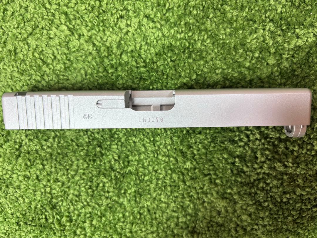 サイドアームズ　東京マルイ Glock17 Gen3 セラコートシルバースライド