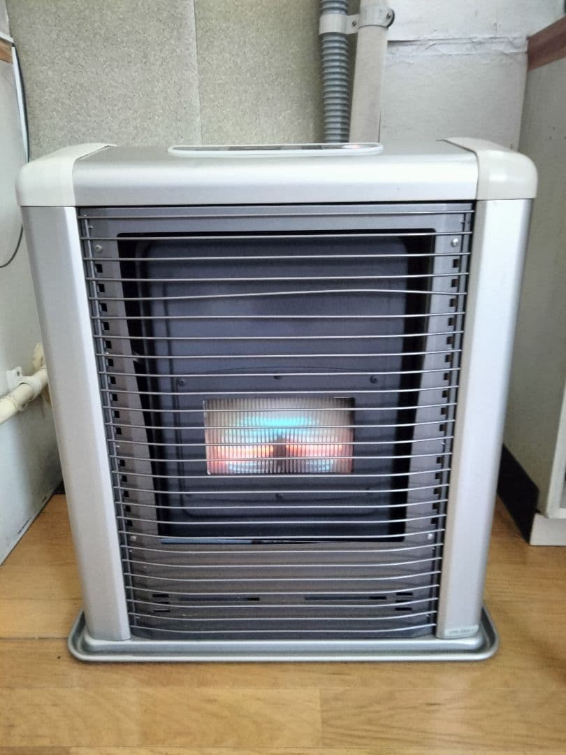 サンポットFF石油ストーブゼータス！品番「FFR‐56S」2007年式中古品