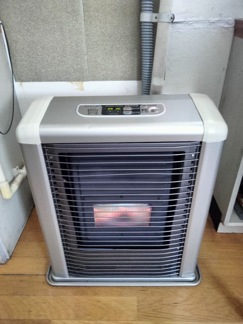 サンポットFF石油ストーブゼータス！品番「FFR‐56S」2007年式中古品