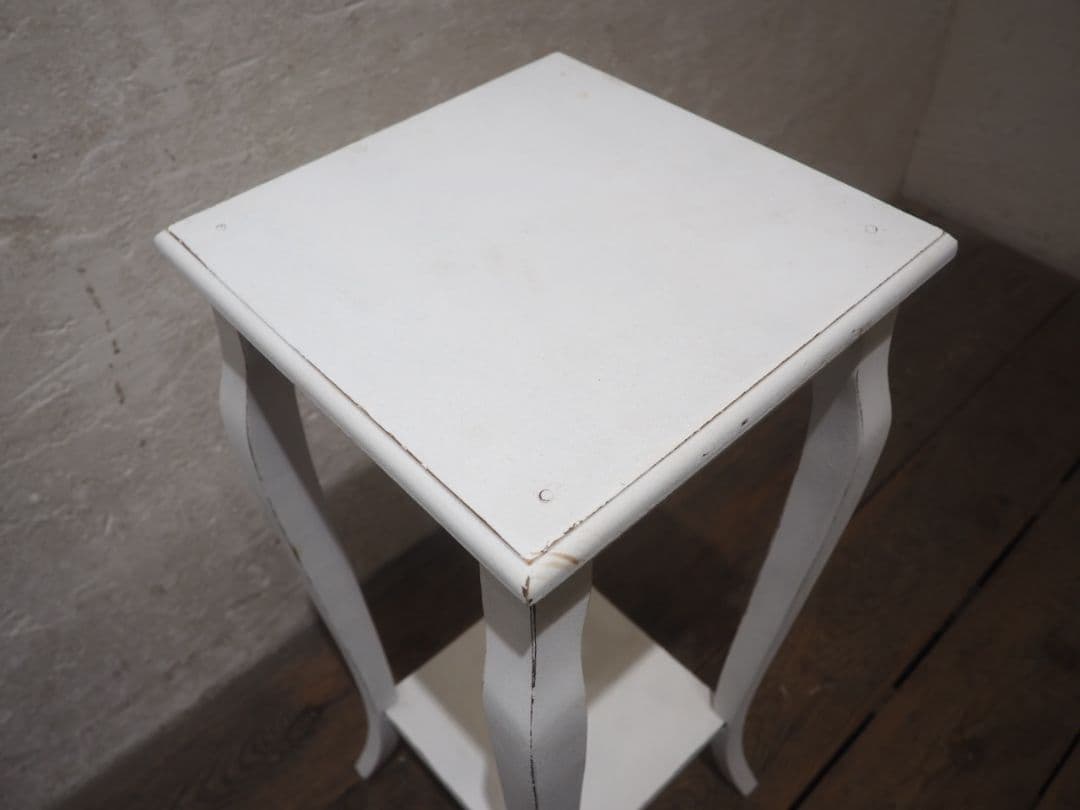 1242 白ペンキの陳列台　花台　展示台　テーブルリメイク　レトロ　ビンテージ