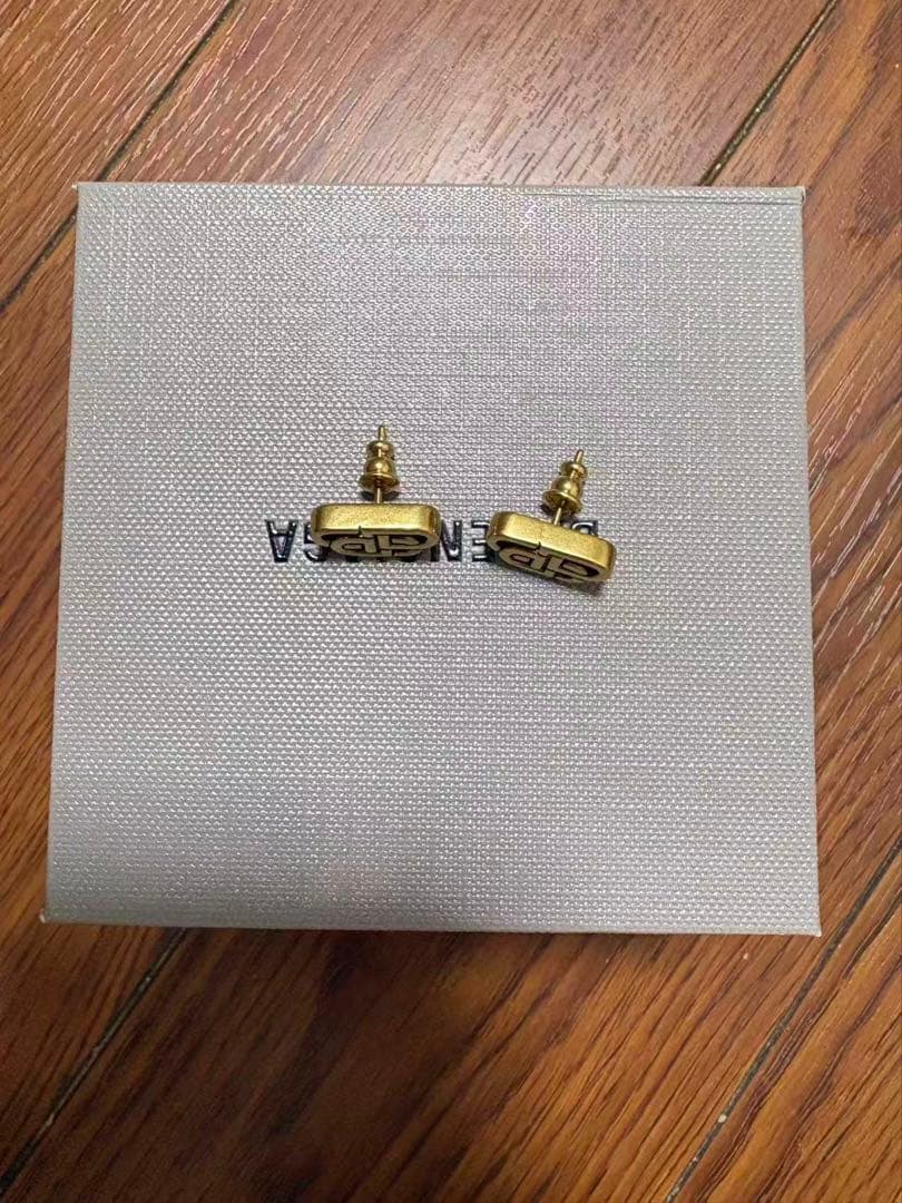 BALENCIAGA バレンシアガ BBロゴ アンティーク調 ピアス