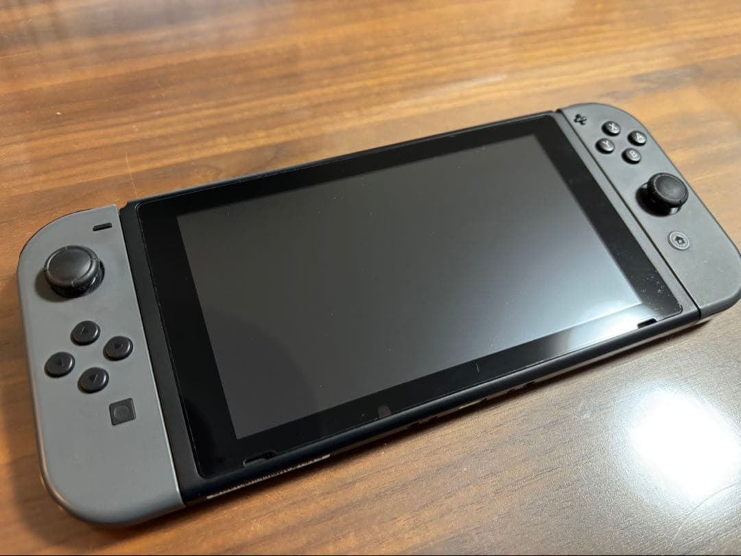 Nintendo Switch ブラック本体とJoy-Conセット