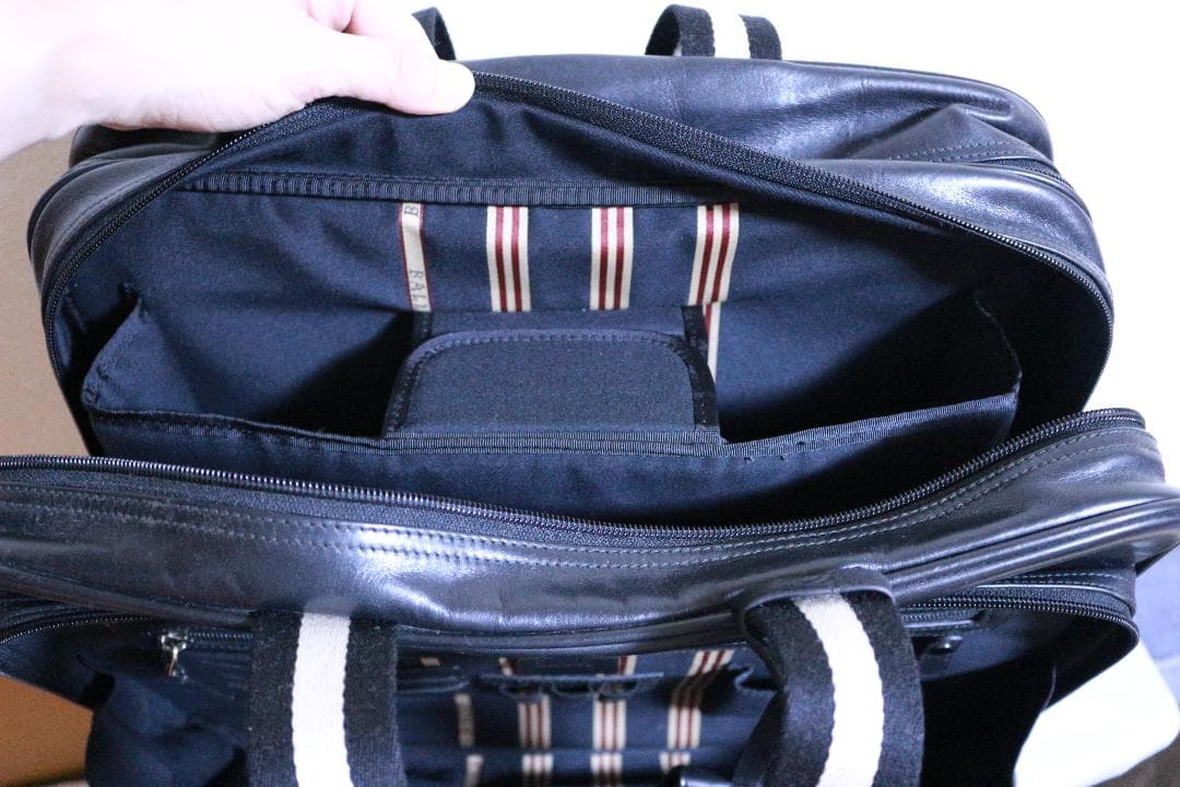 BALLY　本革キャリーバッグ