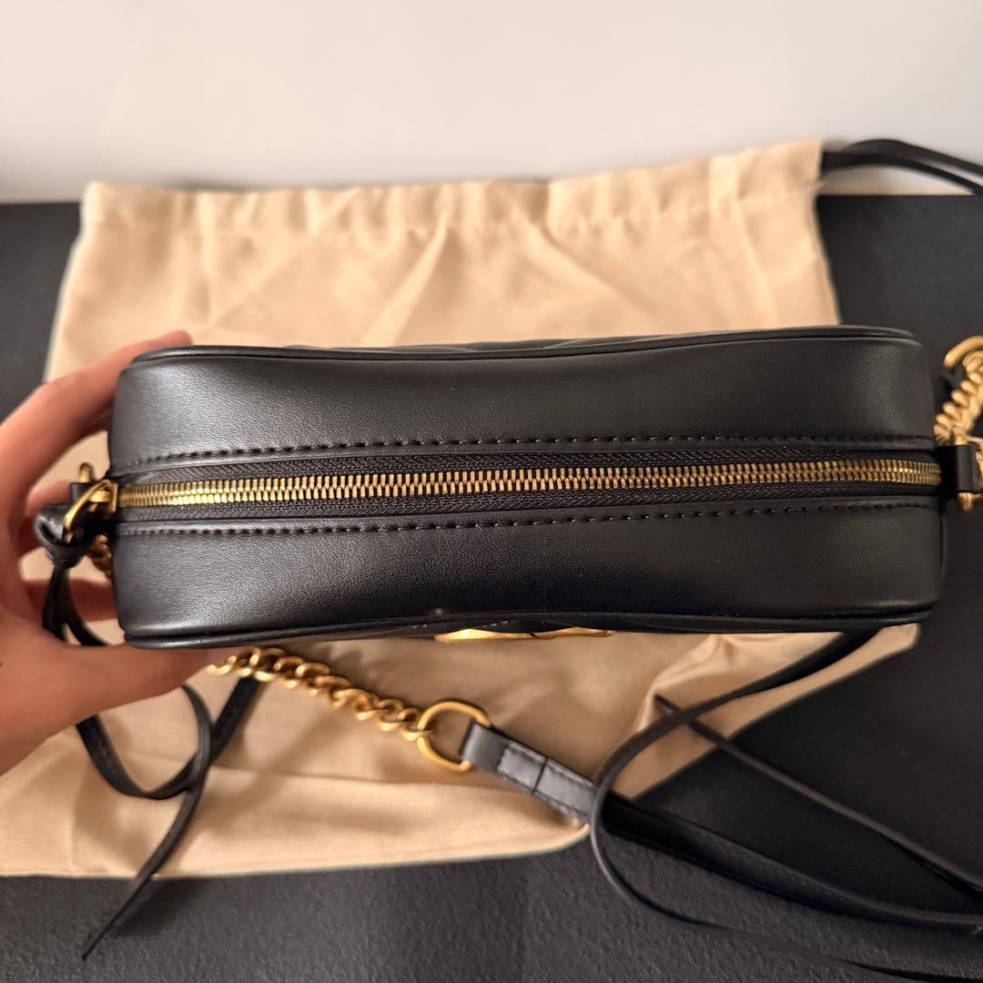 美品✨GUCCI ブラック GGロゴ チェーンストラップ キルティング　グッチ