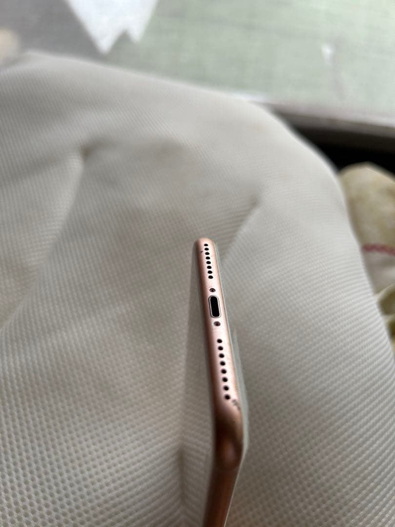 オートバーツ　iPhone 8 Plus 64Gバッテリー84%初期化済