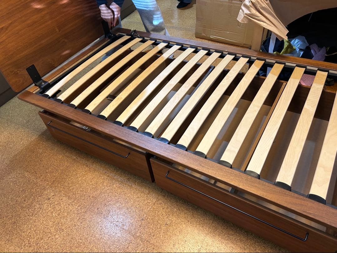 訳あり価格★無印良品　シングルベッドフレーム　ウォールナット材　ベッド下収納付き