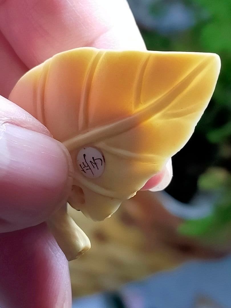 ♥　根付　蝉　セミ　在銘　骨董品　彫刻　アンティーク　レトロ