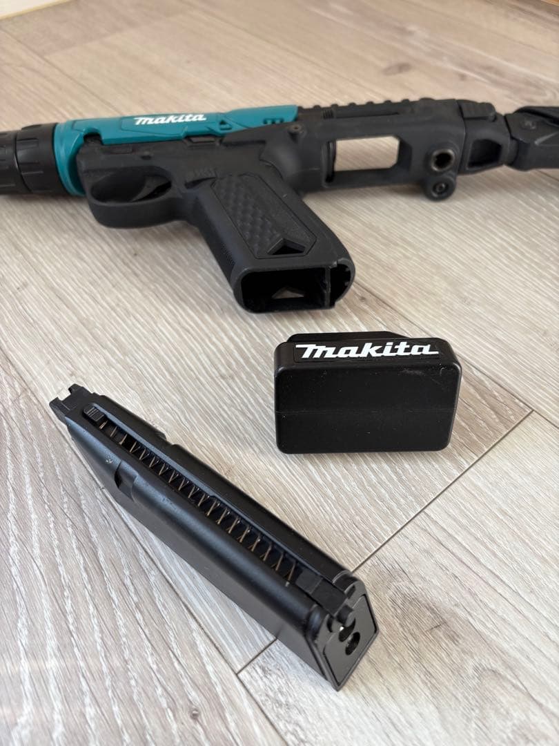 ガスガン　アクションアーミー　ガスブローバックドリルガン　マキタ電動工具風