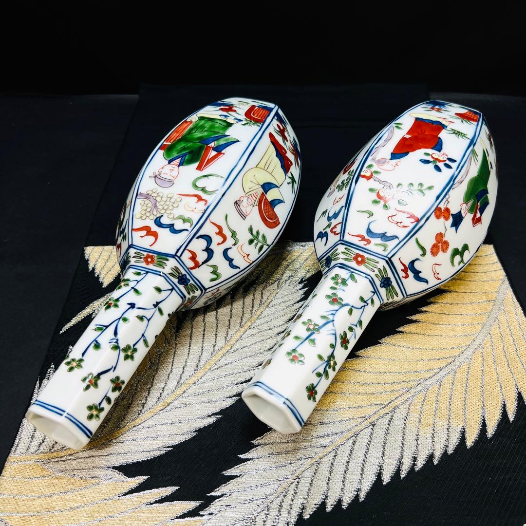 有田焼　源右衛門　染錦花草人物絵　花瓶　2点