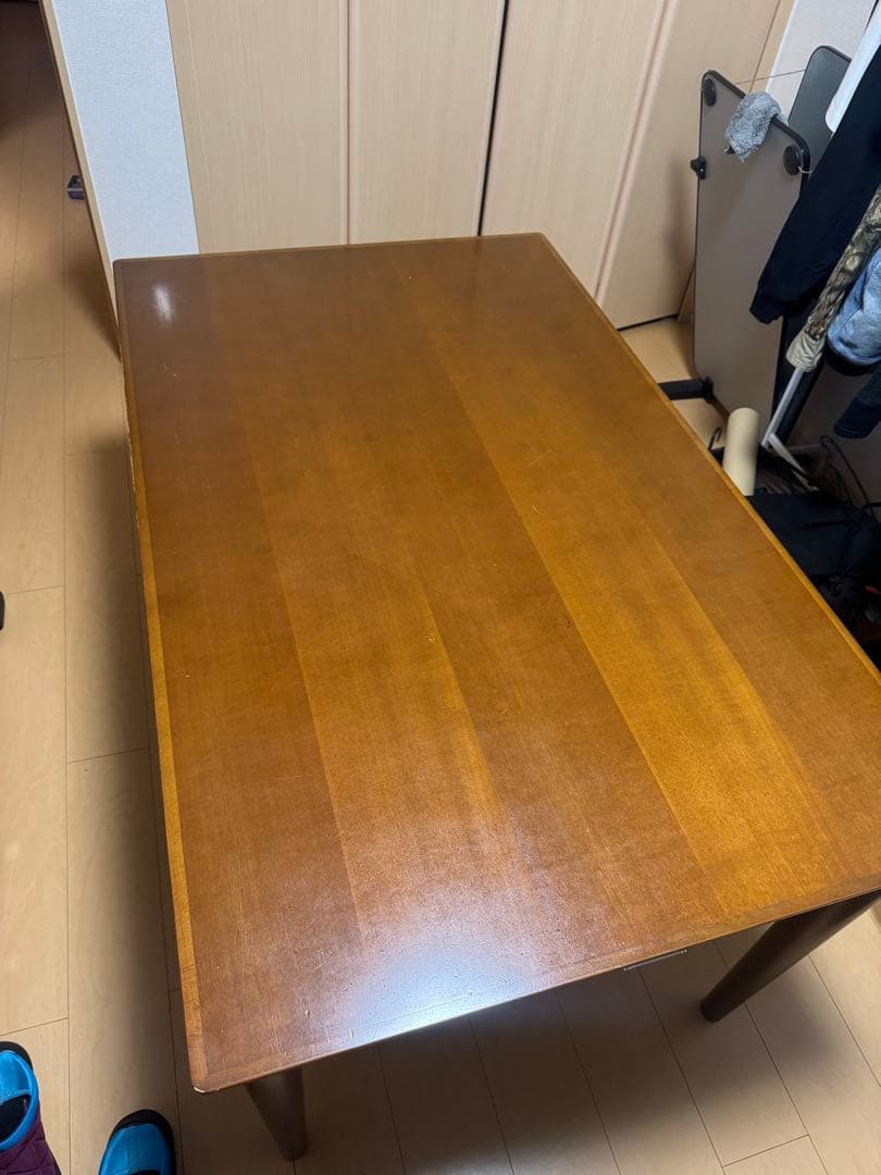 カリモク60 木製ダイニングテーブル