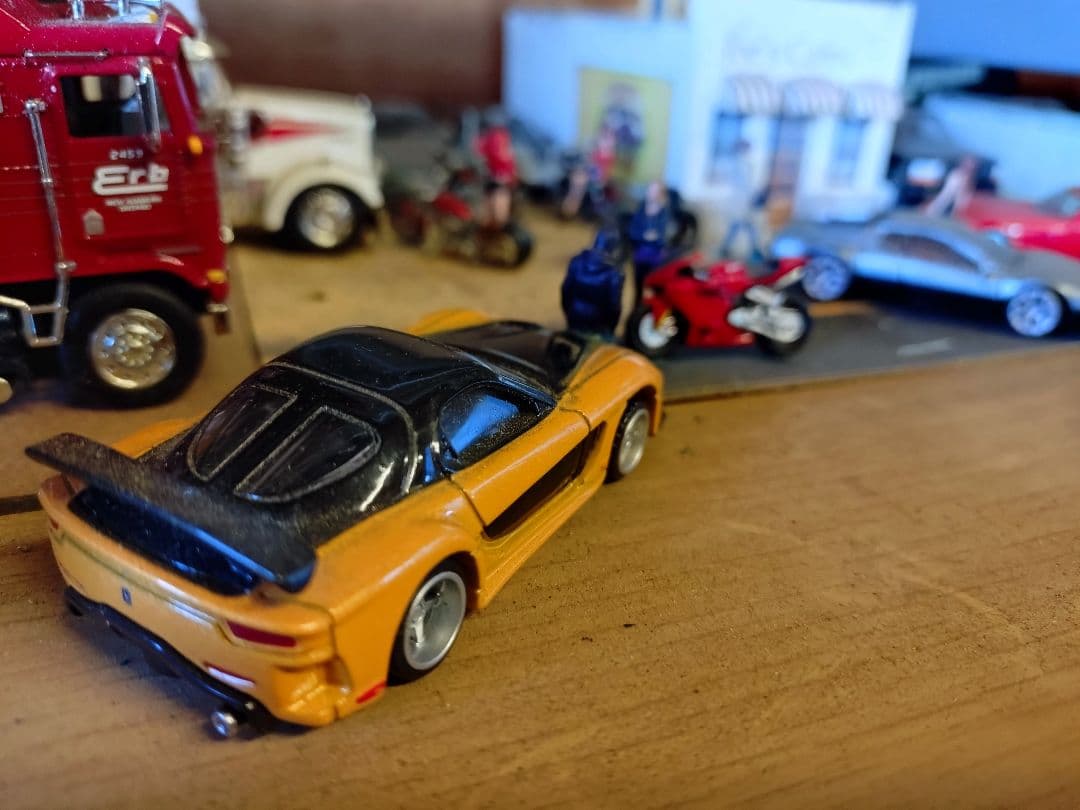 ワイスピ・ハンRX-7とジゼルのミニカー