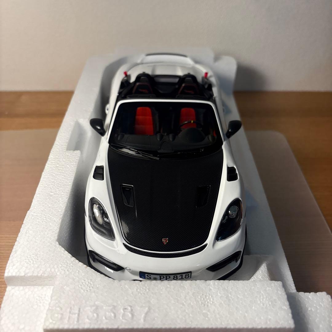 ノレブ ポルシェ　718 スパイダー RS 1/18 ミニカー ホワイト