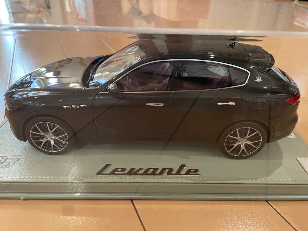 Maserati Levante 限定版モデルカー ブラック