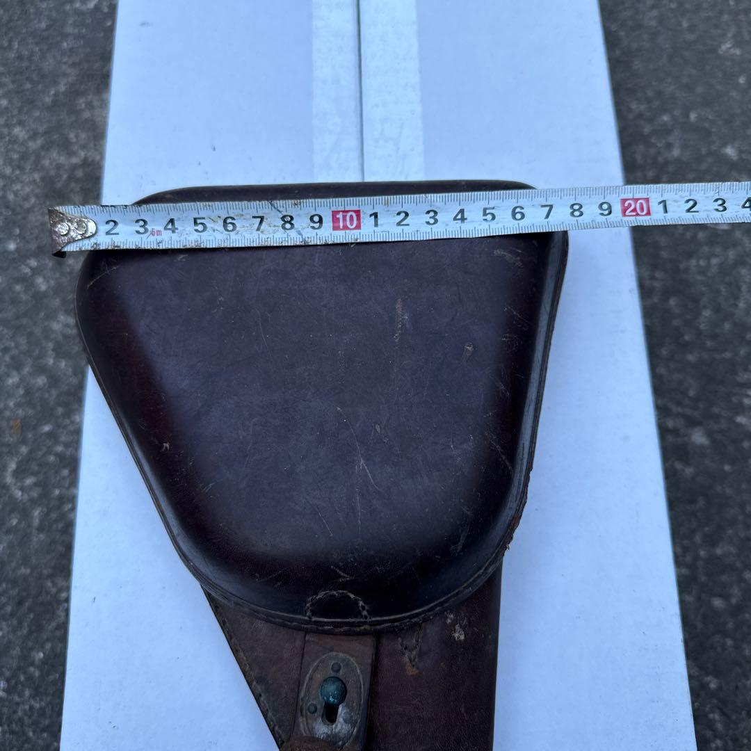 レザー製ホルスター 南部十四年式拳銃用の拳銃嚢