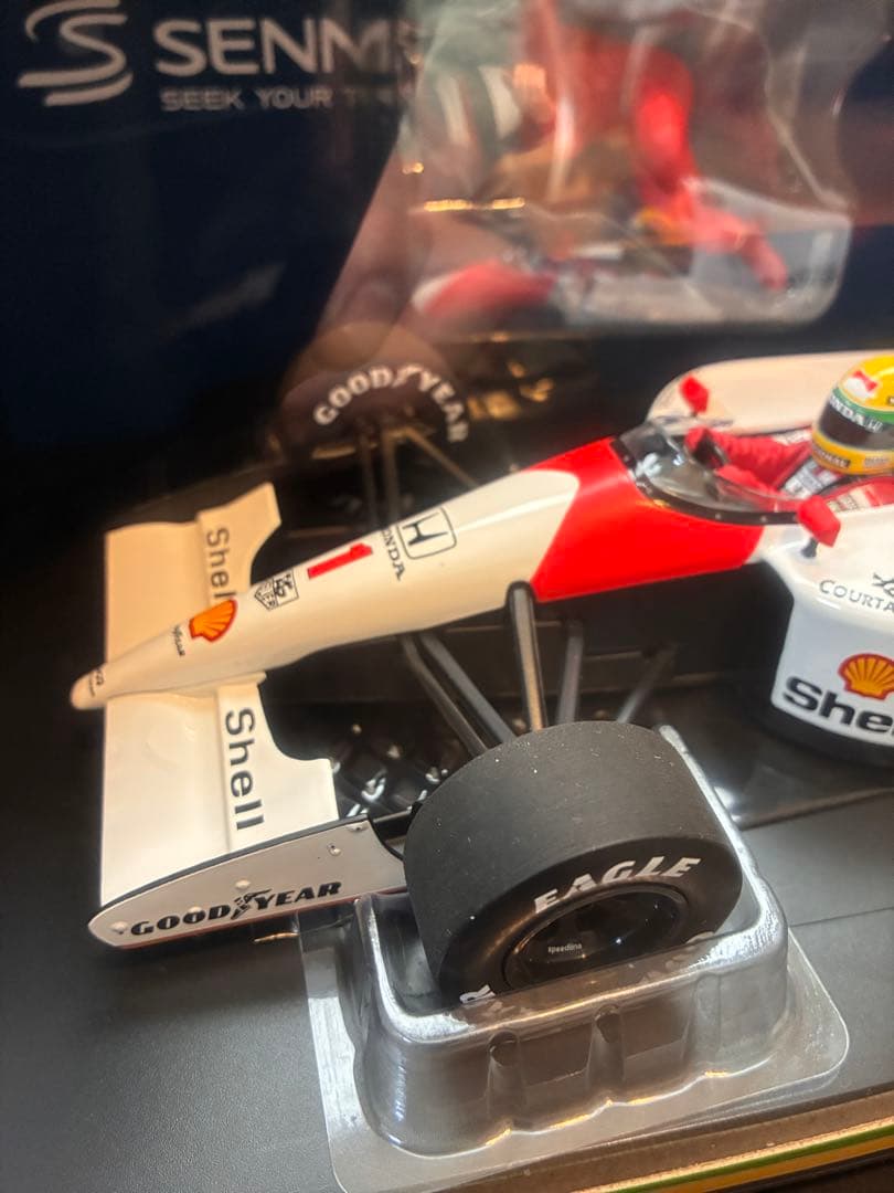 新品 ミニチャンプス 1/18 マクラーレンホンダ MP4/6 F1 セナ