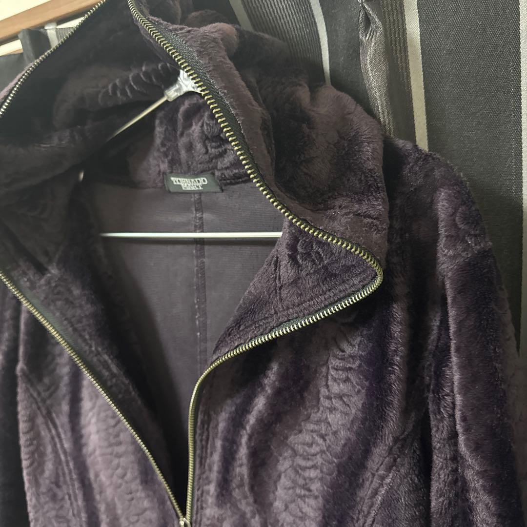 トルネードマート　デフォルメパイソンエンボスパーカー