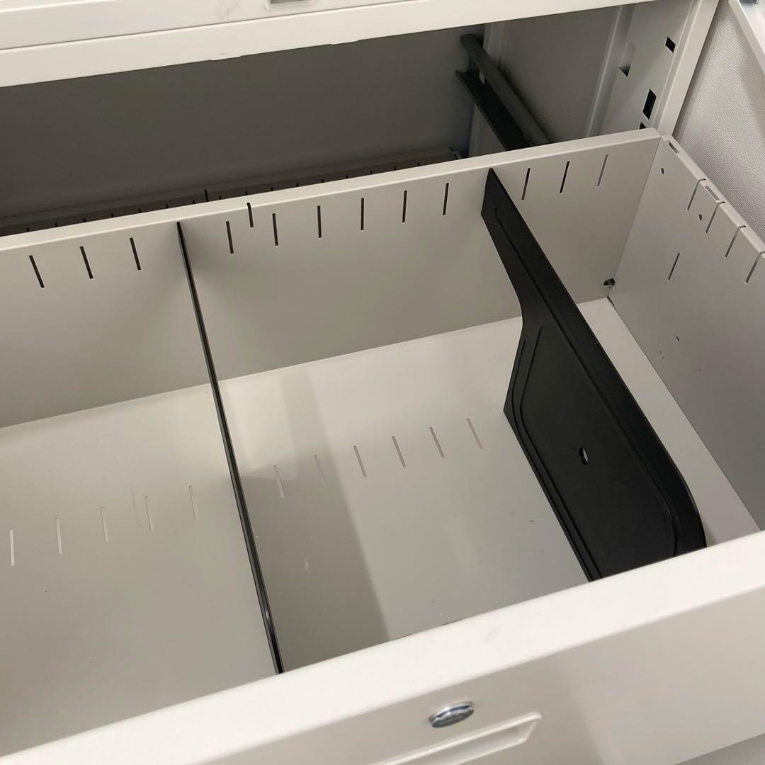 イトーキキャビネ　上:両開き　下:引出し3段　鍵付き　800x450x2076