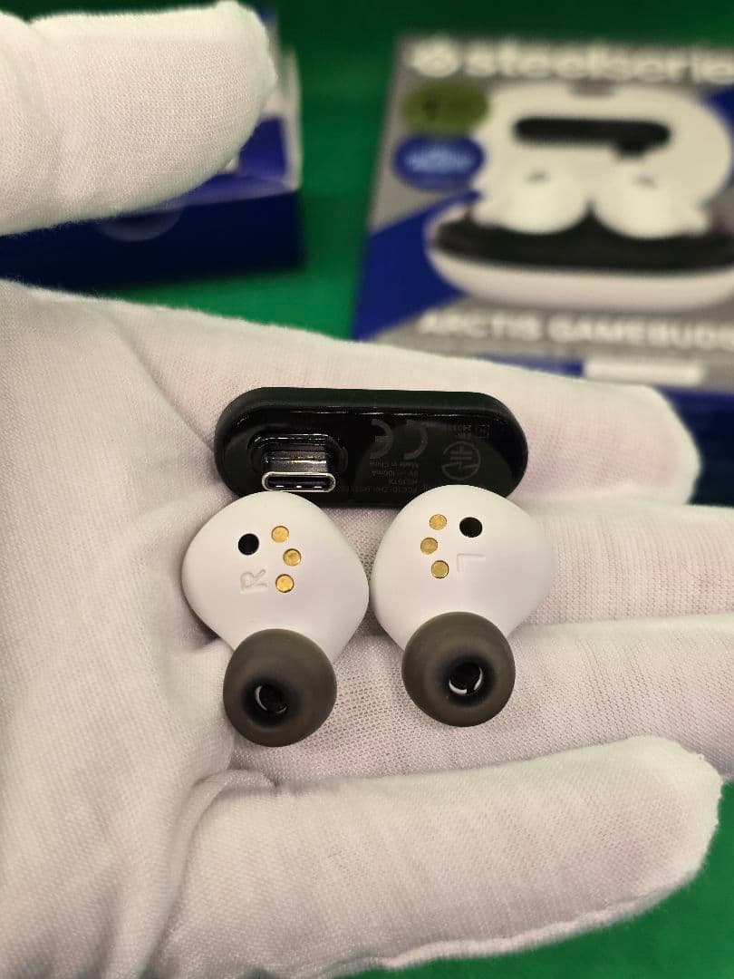 SteelSeries Arctis Gamebud ワイヤレスイヤホン