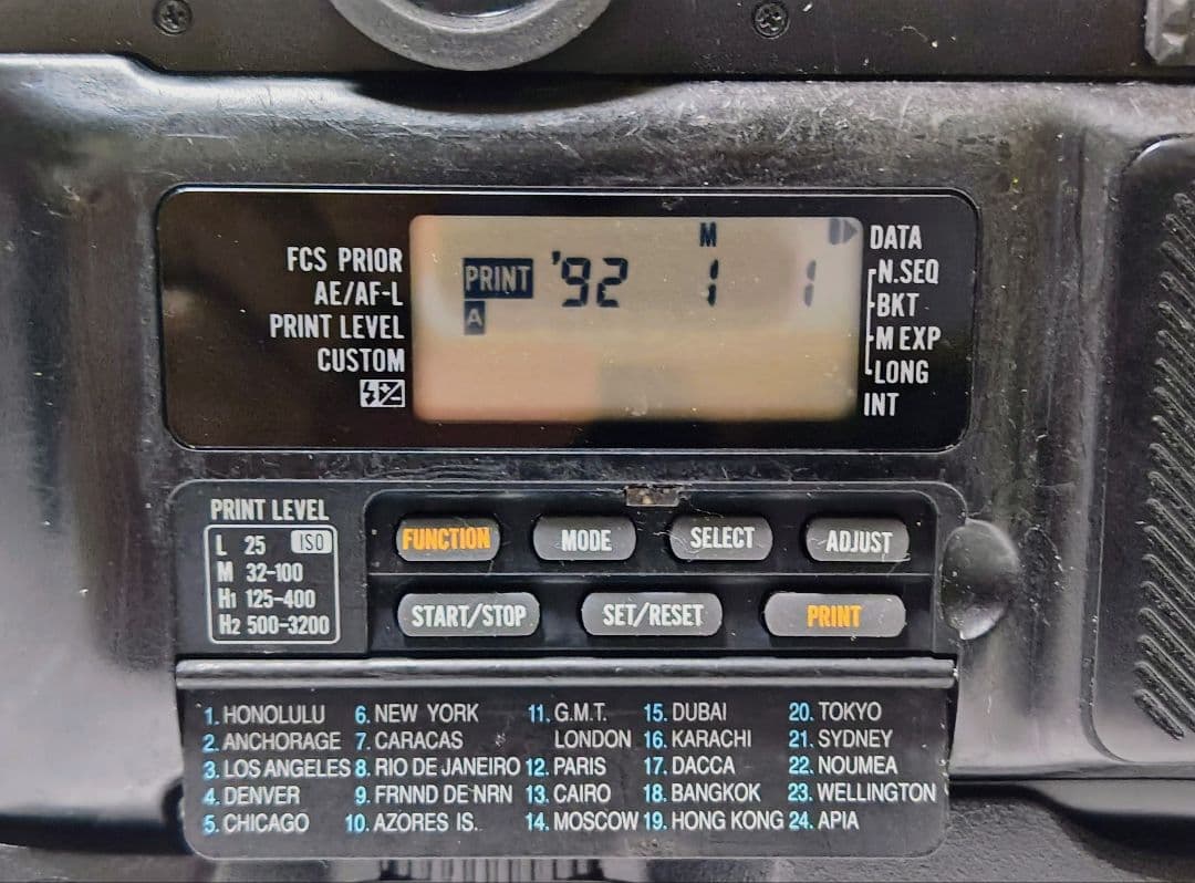 お買得 ニコン F90 X とアクセサリーいろいろ