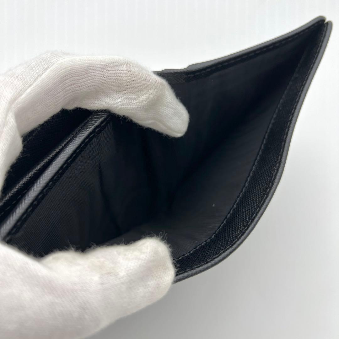 【極美品】 PRADA 二つ折り財布 サフィアーノ ロゴゴールド 1ML018