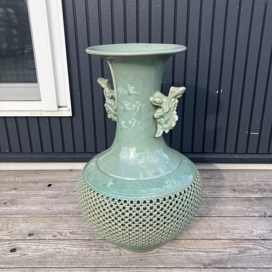 青山作 特大壺 高麗青磁 透かし 雲鶴紋 二層網目 花瓶 網目彫 緑色 双耳大型