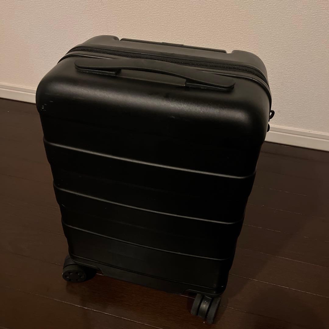 MUJI 使用2回　20L 2025年購入　TSAロック付黒キャリーケース