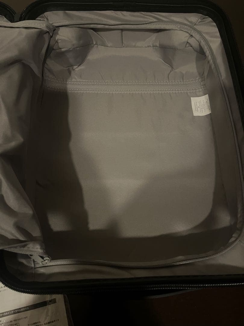 MUJI 使用2回　20L 2025年購入　TSAロック付黒キャリーケース