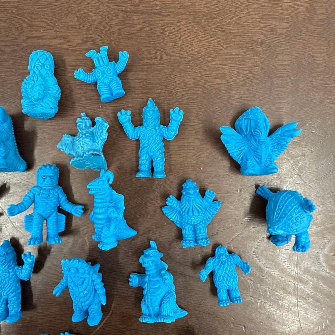 ウルトラマン　怪獣消しゴム　円谷プロ　青　ブルー