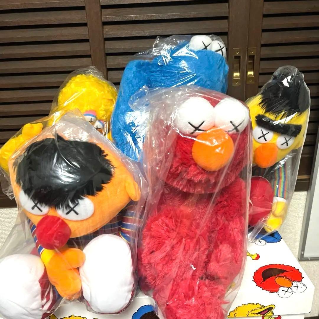 meme　ユニクロ セサミ ボックス KAWS SESAME ぬいぐる5体